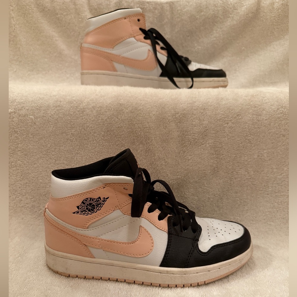 Air Jordan 1 Mid - White/Arctic Orange White
Women Size 8